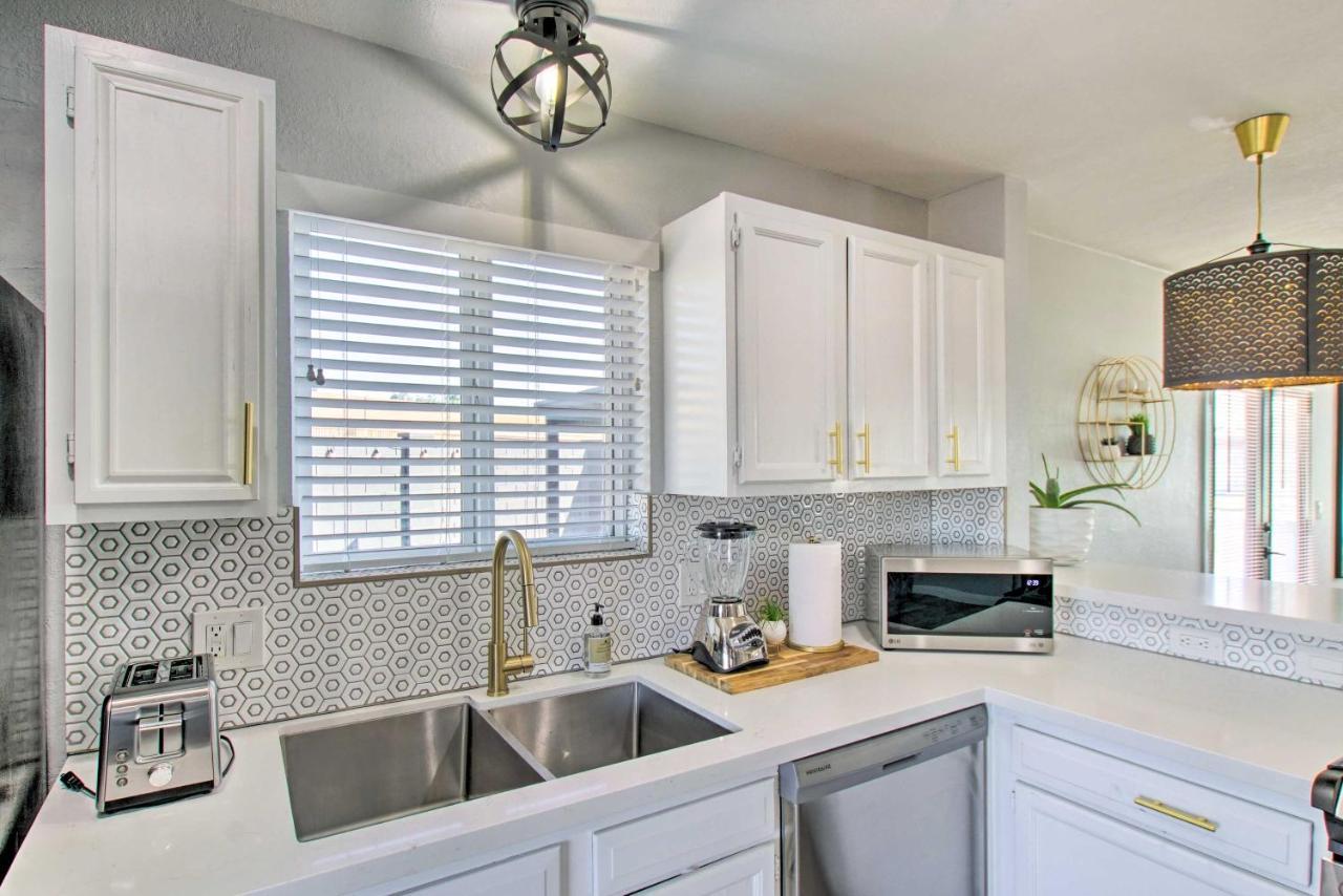 Charming Phoenix Home With Patio About 3 Miles To Dtwn! Kültér fotó