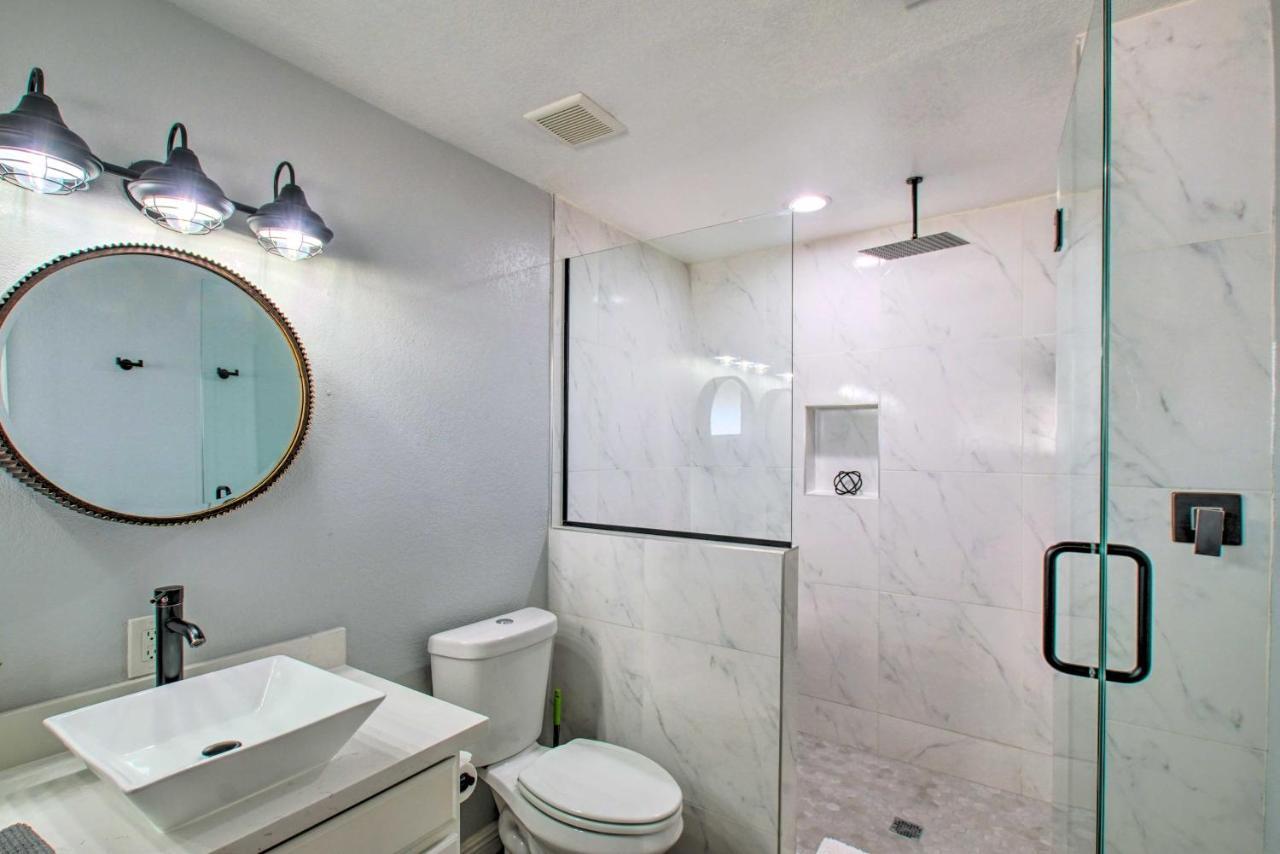 Charming Phoenix Home With Patio About 3 Miles To Dtwn! Kültér fotó